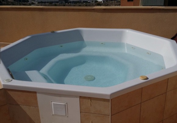 Jacuzzi.